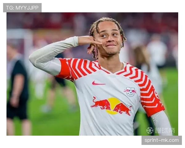 哈维·西蒙斯租借加盟巴黎，状态回暖开启新征程