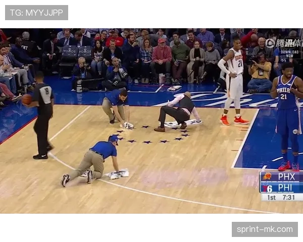 受伤倒地导致比赛中断，裁判如何准确判罚规则解析