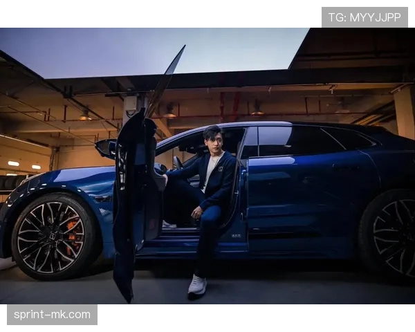 周冠宇开的车看着像豪宅，买单速度吓得服务员直冒汗！